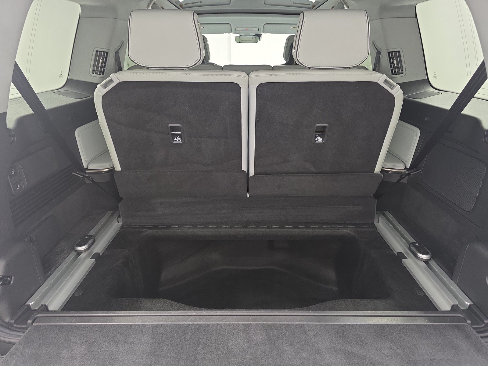 Used 2024 Rivian R1S Adventure AWD/4WD image 26