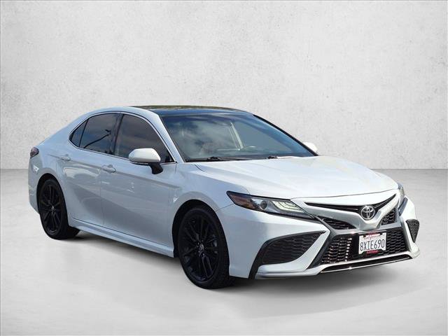 Used 2021 Toyota Camry XSE FWD image 3