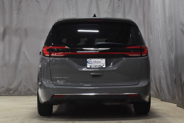 Certified 2025 Chrysler Pacifica Select image 8