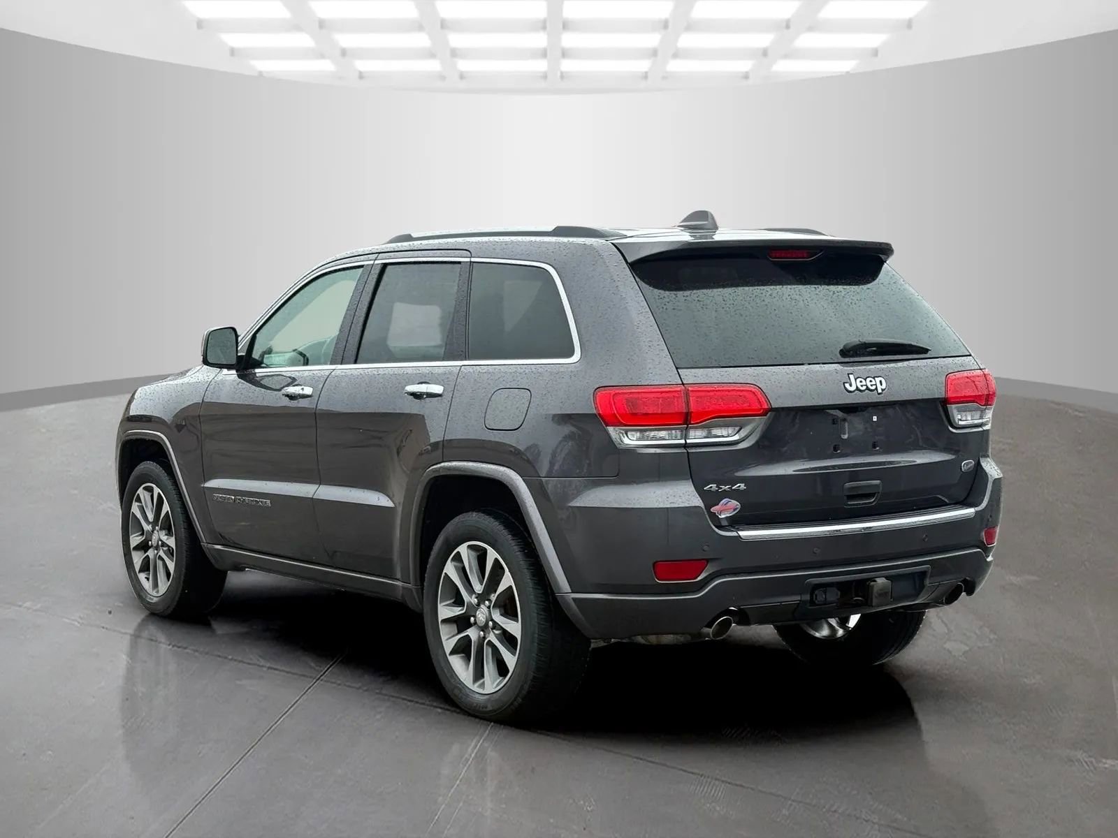 Used 2017 Jeep Grand Cherokee Overland image 5