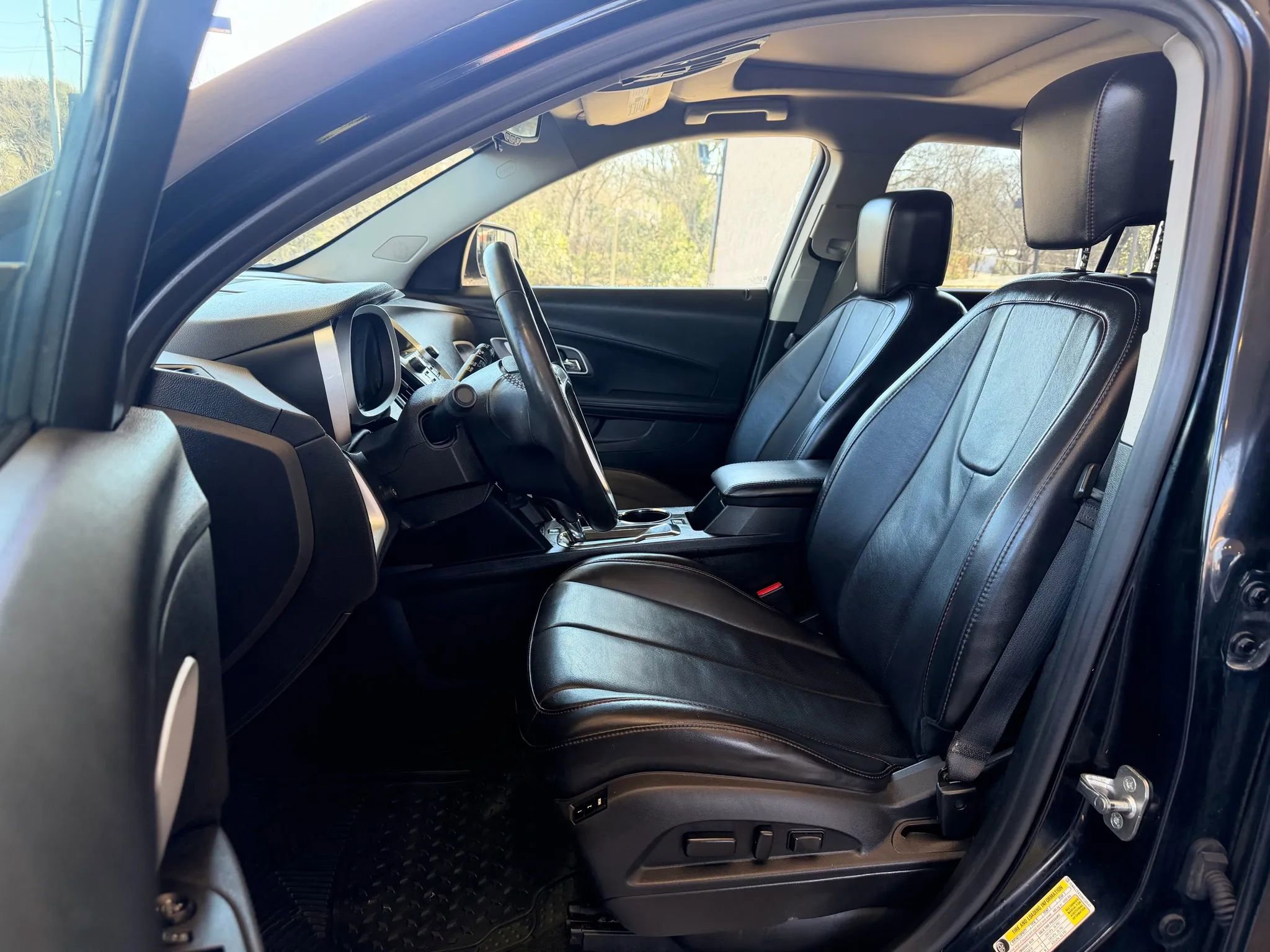 Used 2017 Chevrolet Equinox LT image 8