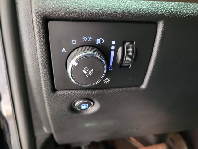 Used 2017 Jeep Grand Cherokee Laredo w/ Trailer Tow Group IV image 44