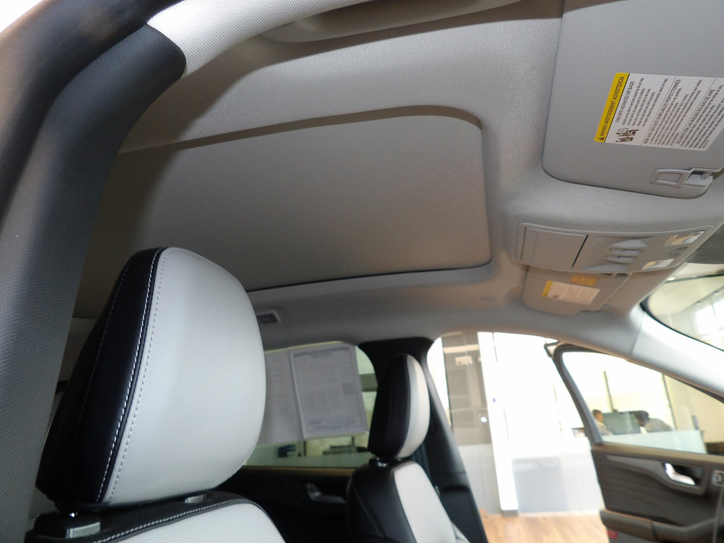 Used 2025 Ford Escape Platinum AWD/4WD image 15