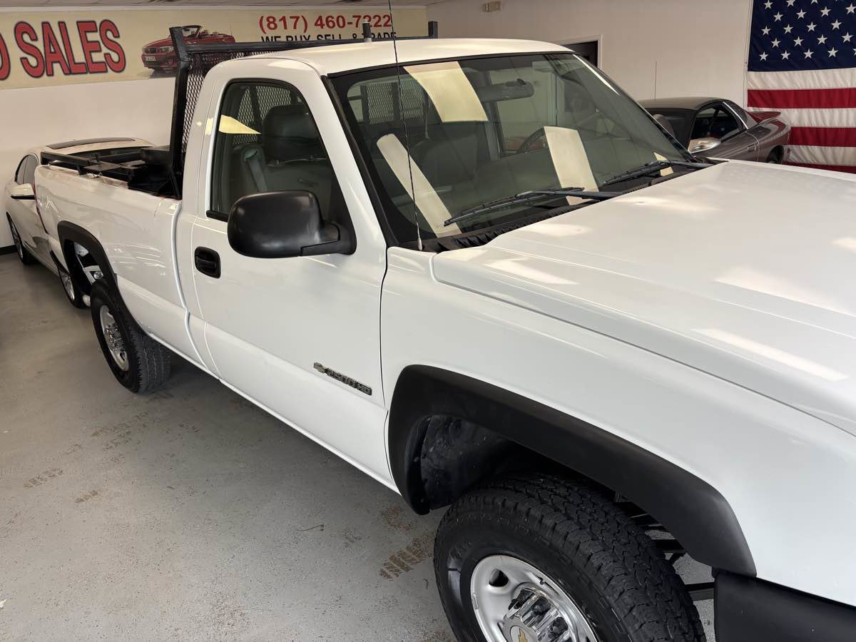 Used 2004 Chevrolet Silverado 2500 W/T RWD image 3