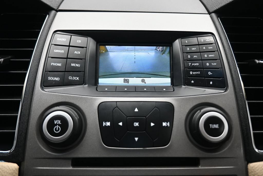 Used 2018 Ford Taurus SEL FWD image 19