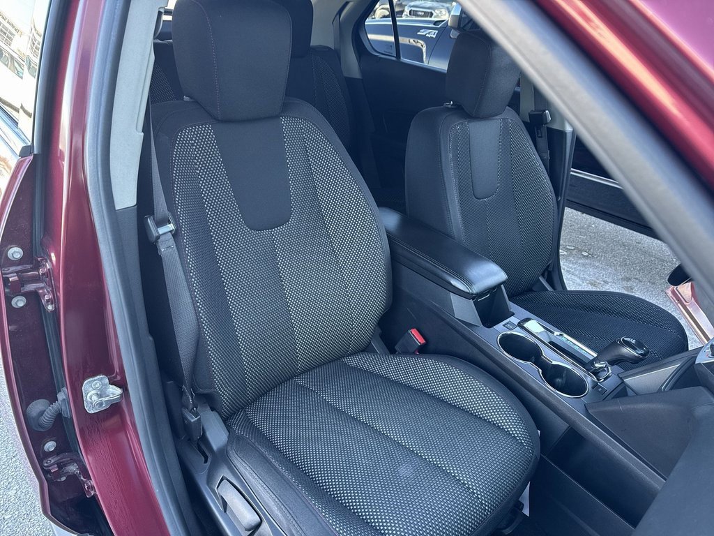 Used 2017 Chevrolet Equinox LT w/ Convenience Package image 19