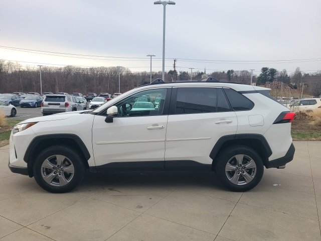 Used 2022 Toyota RAV4 XLE image 4