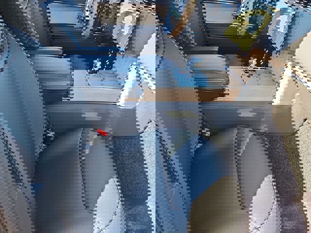 New 2026 Land Rover Range Rover SV image 19