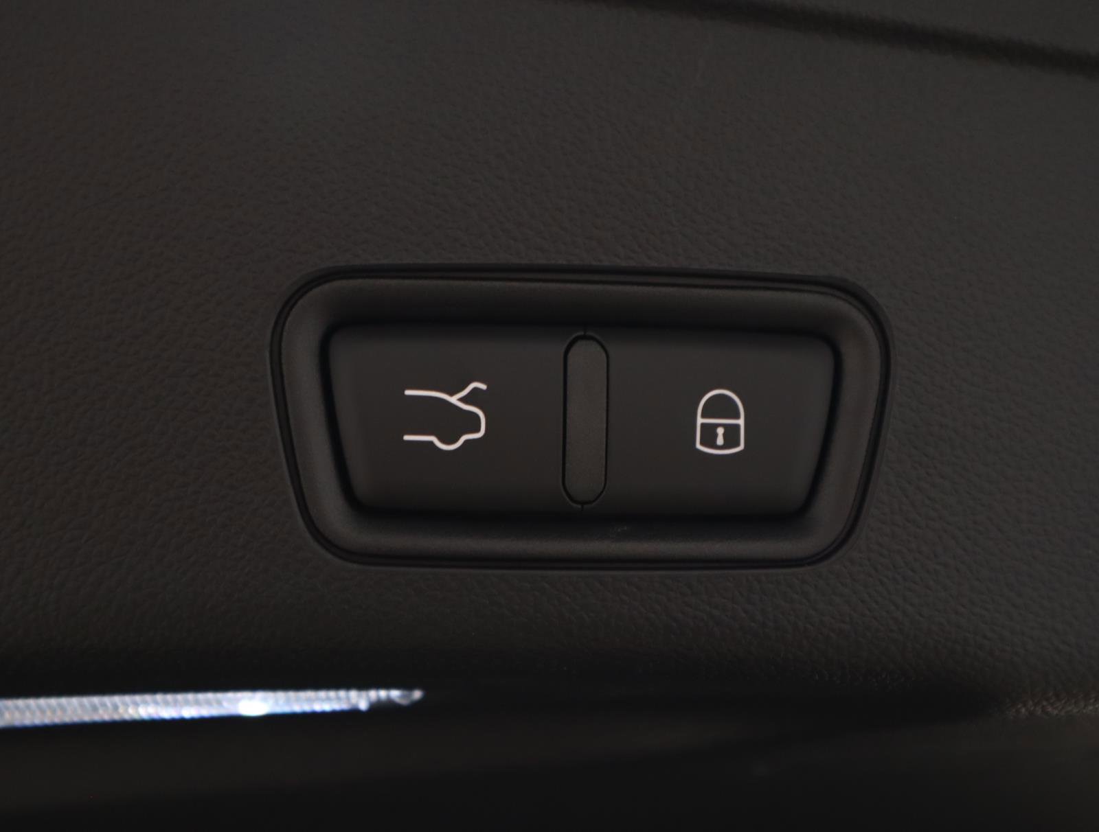 New 2025 Maserati Grecale Modena image 12