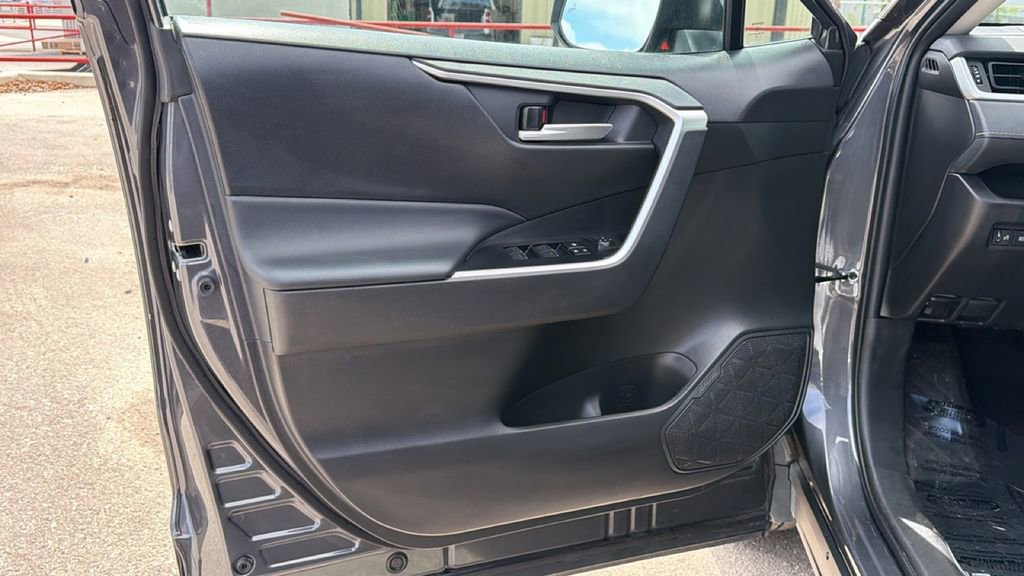 Certified 2025 Toyota RAV4 XLE AWD/4WD image 13