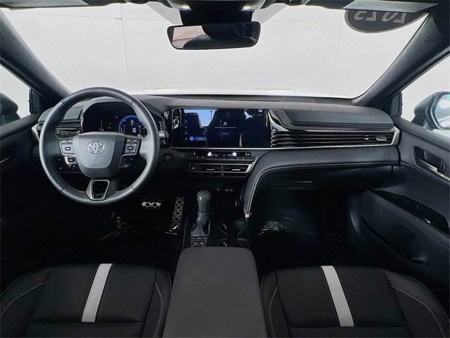 Used 2025 Toyota Camry SE image 27