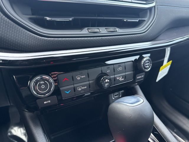 New 2026 Jeep Compass Latitude AWD/4WD image 26