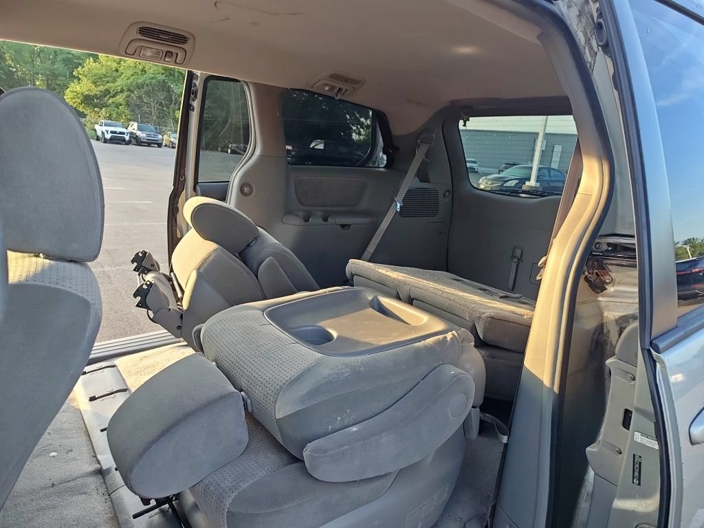 Used 2010 Toyota Sienna LE FWD image 11