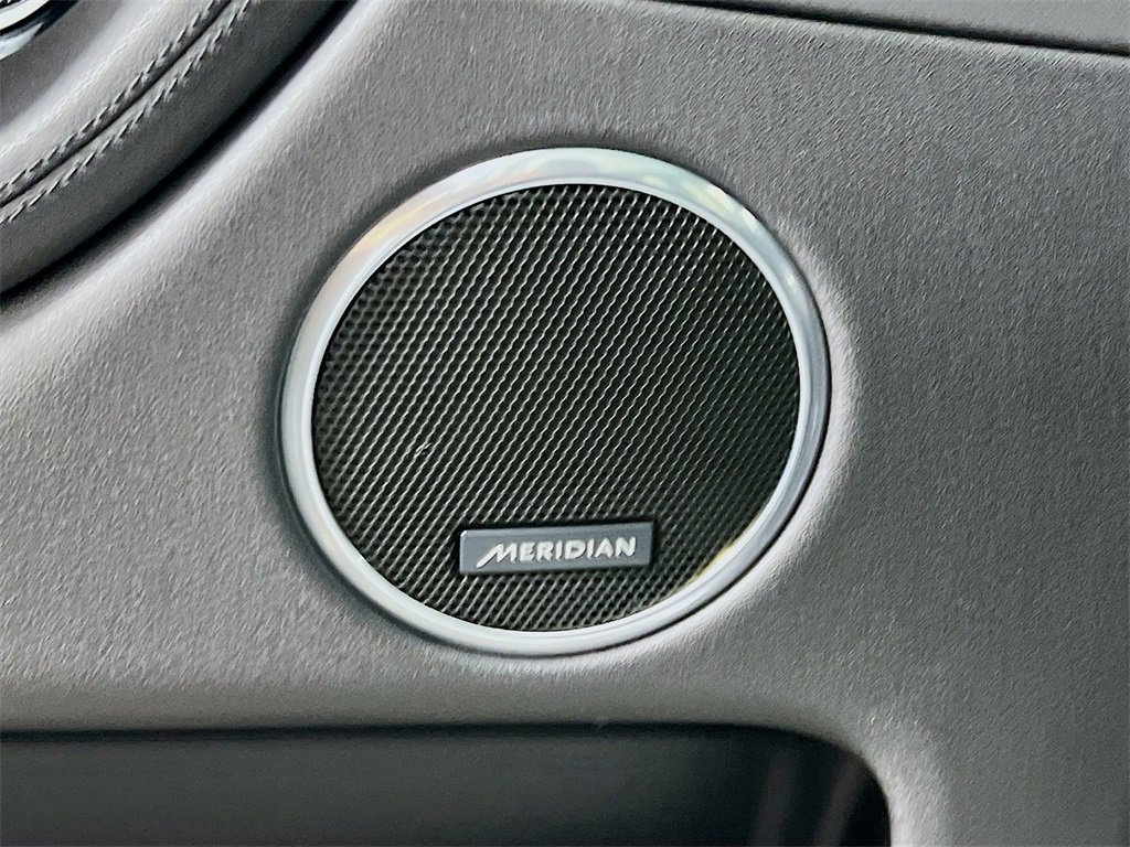 Used 2024 Land Rover Discovery Sport S image 19