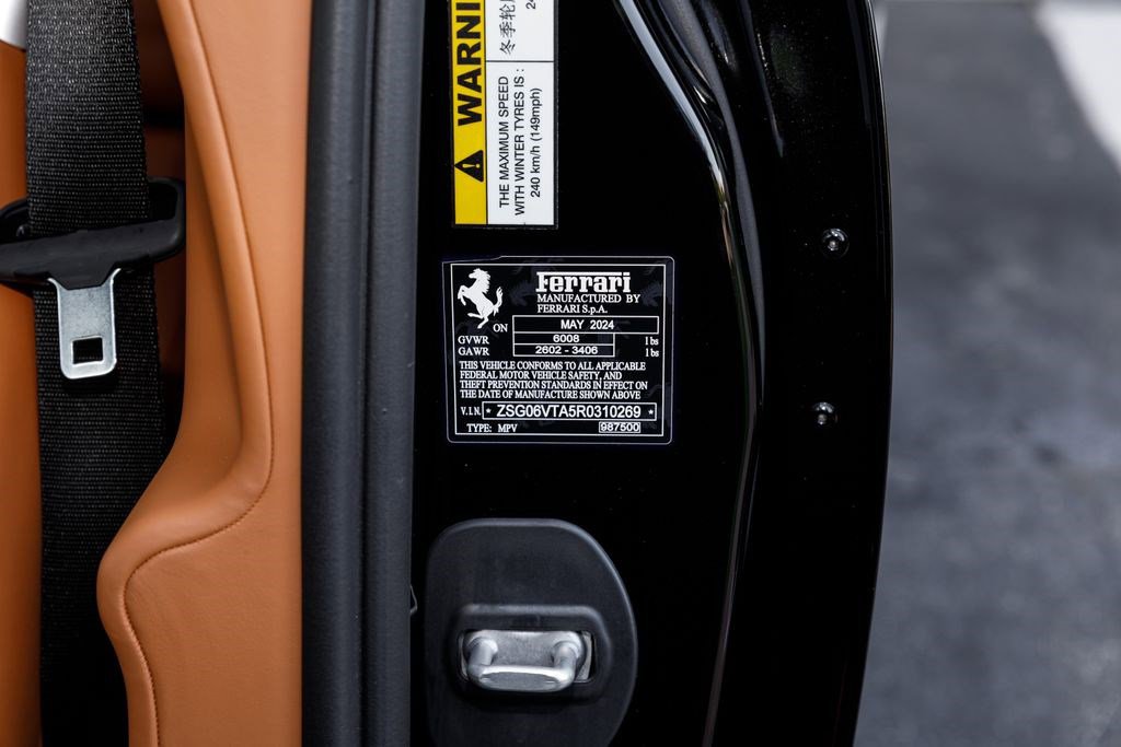 Used 2024 Ferrari Purosangue AWD/4WD image 26