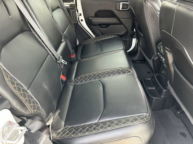 Used 2023 Jeep Wrangler Unlimited Sahara AWD/4WD image 13