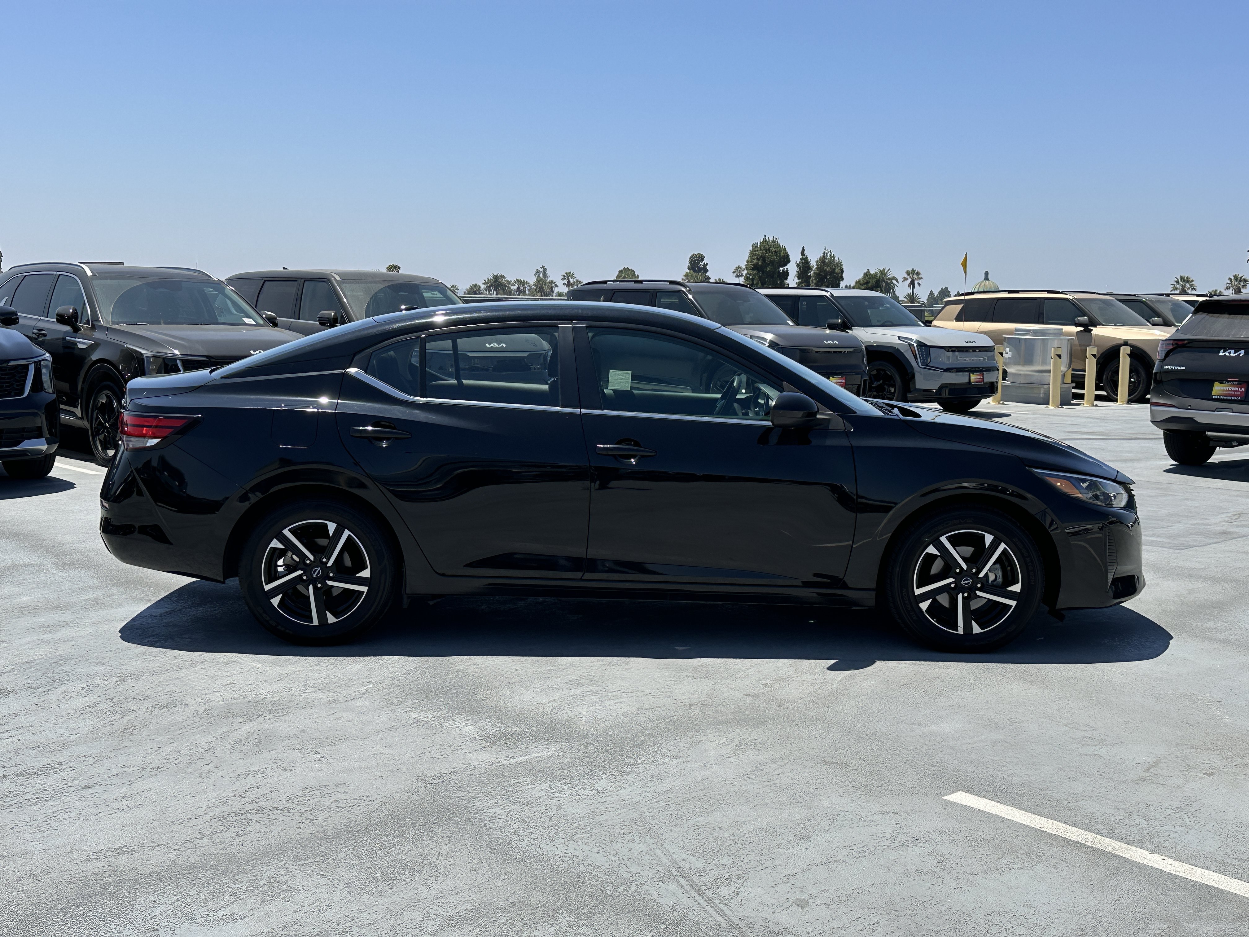 Used 2024 Nissan Sentra SV FWD image 9