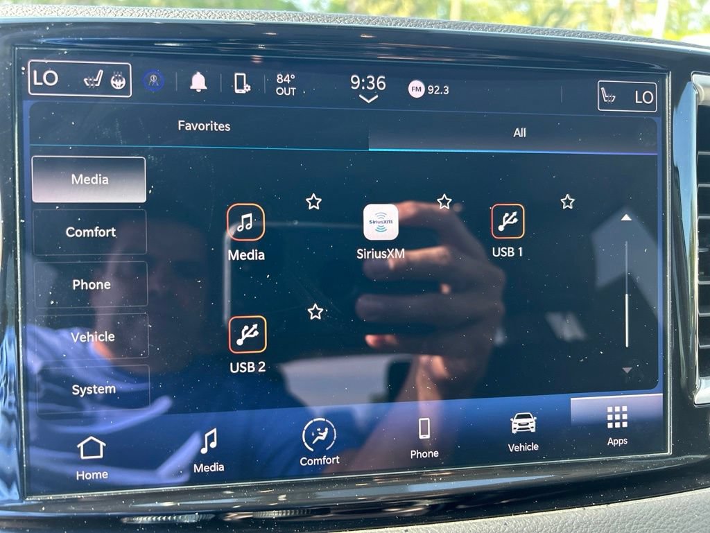 Used 2024 Chrysler Pacifica Touring-L FWD image 40