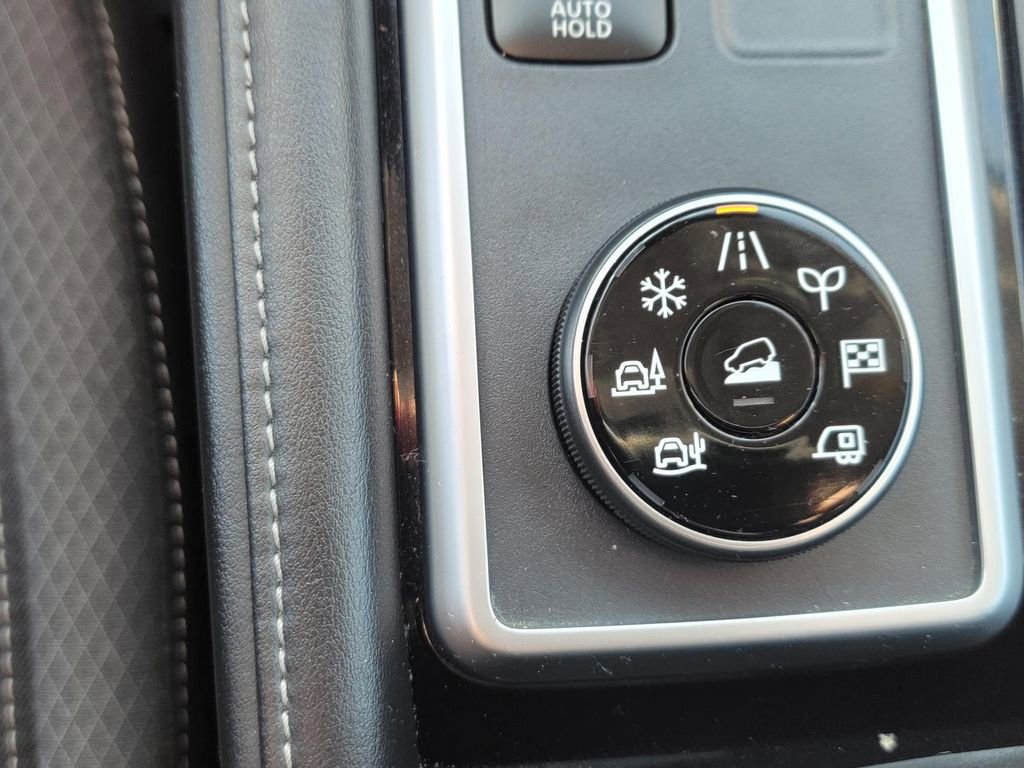 Used 2024 Nissan Pathfinder SV AWD/4WD image 35