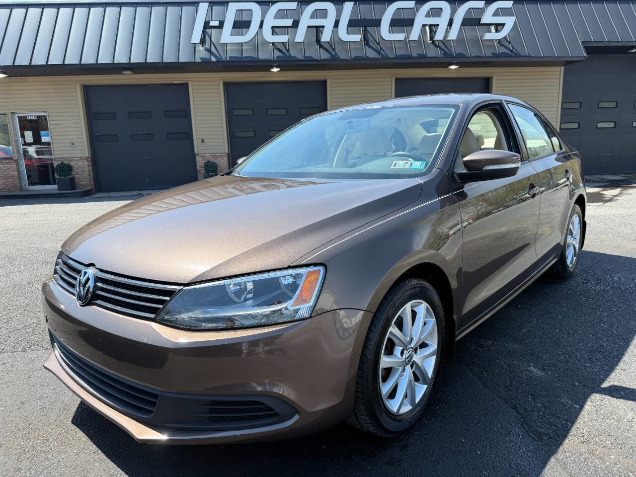 Used 2011 Volkswagen Jetta SE image 1