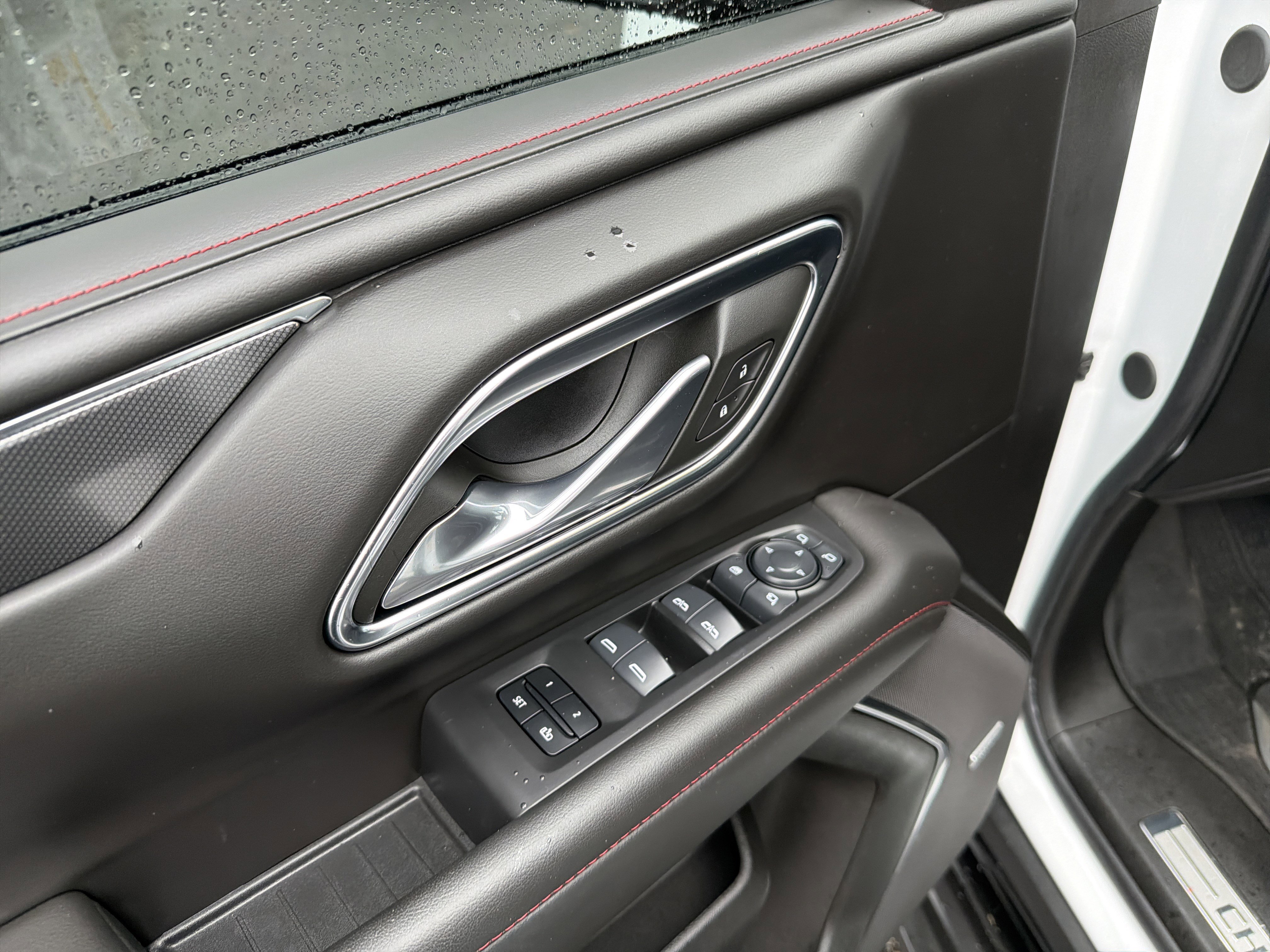 Used 2024 Chevrolet Suburban RST w/ Luxury Package image 15