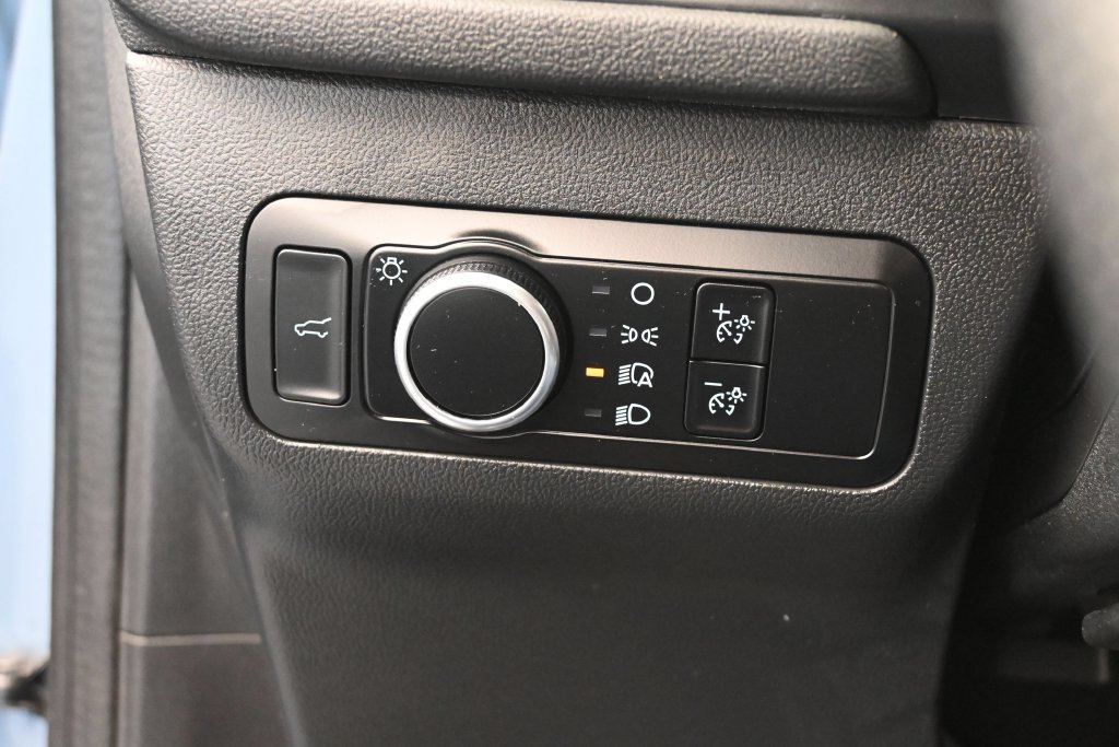 Used 2024 Ford Escape ST-Line w/ Cold Weather Package FWD image 30