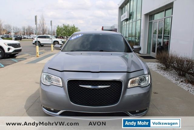 Used 2018 Chrysler 300 Touring w/ Driver Convenience Group video 2