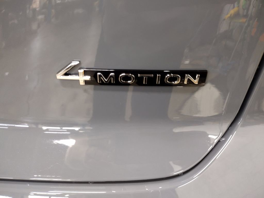 New 2026 Volkswagen Atlas Cross Sport SEL Premium R-Line image 15