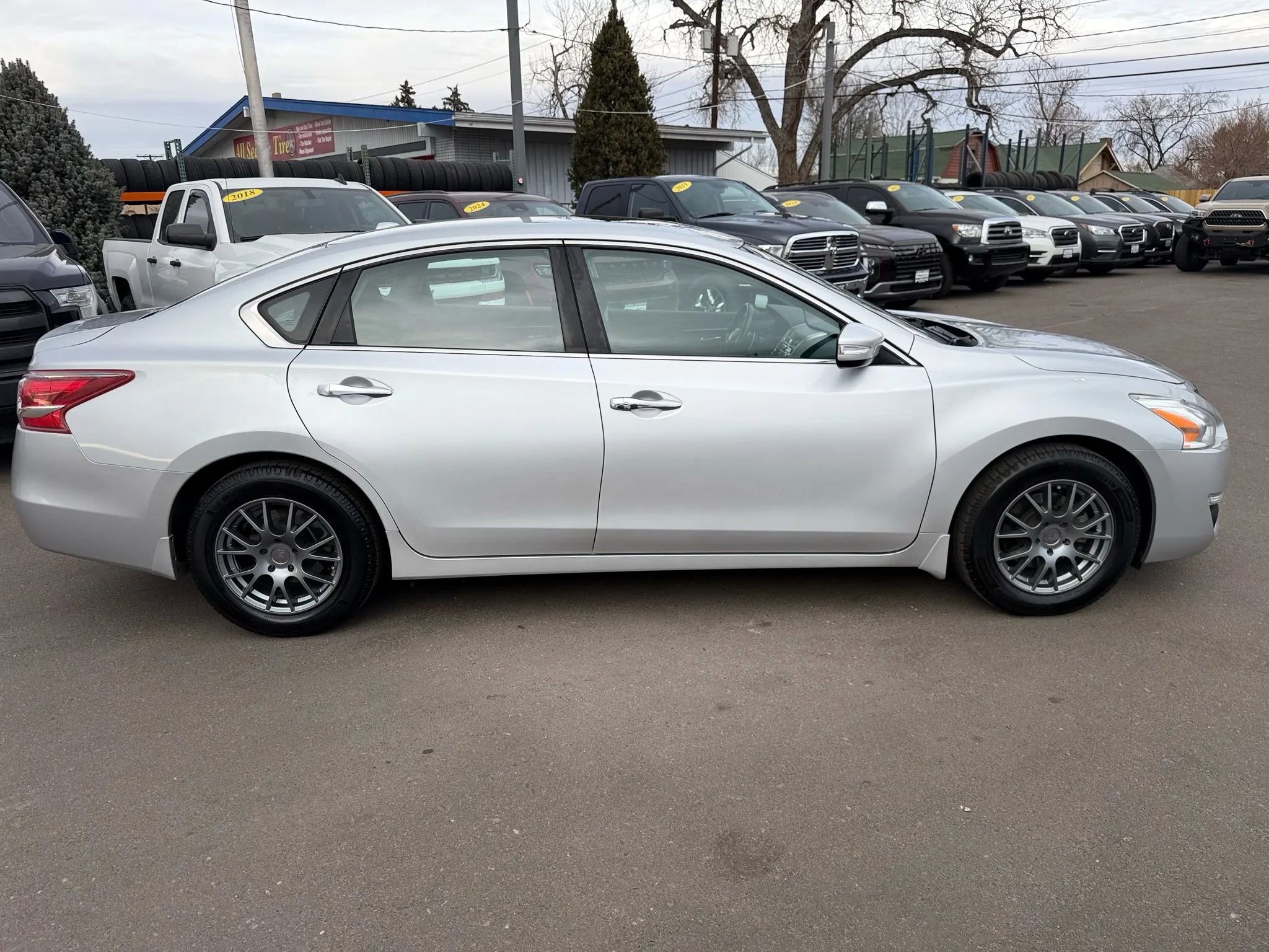 Used 2013 Nissan Altima 3.5 SV w/ Navigation Pkg image 10