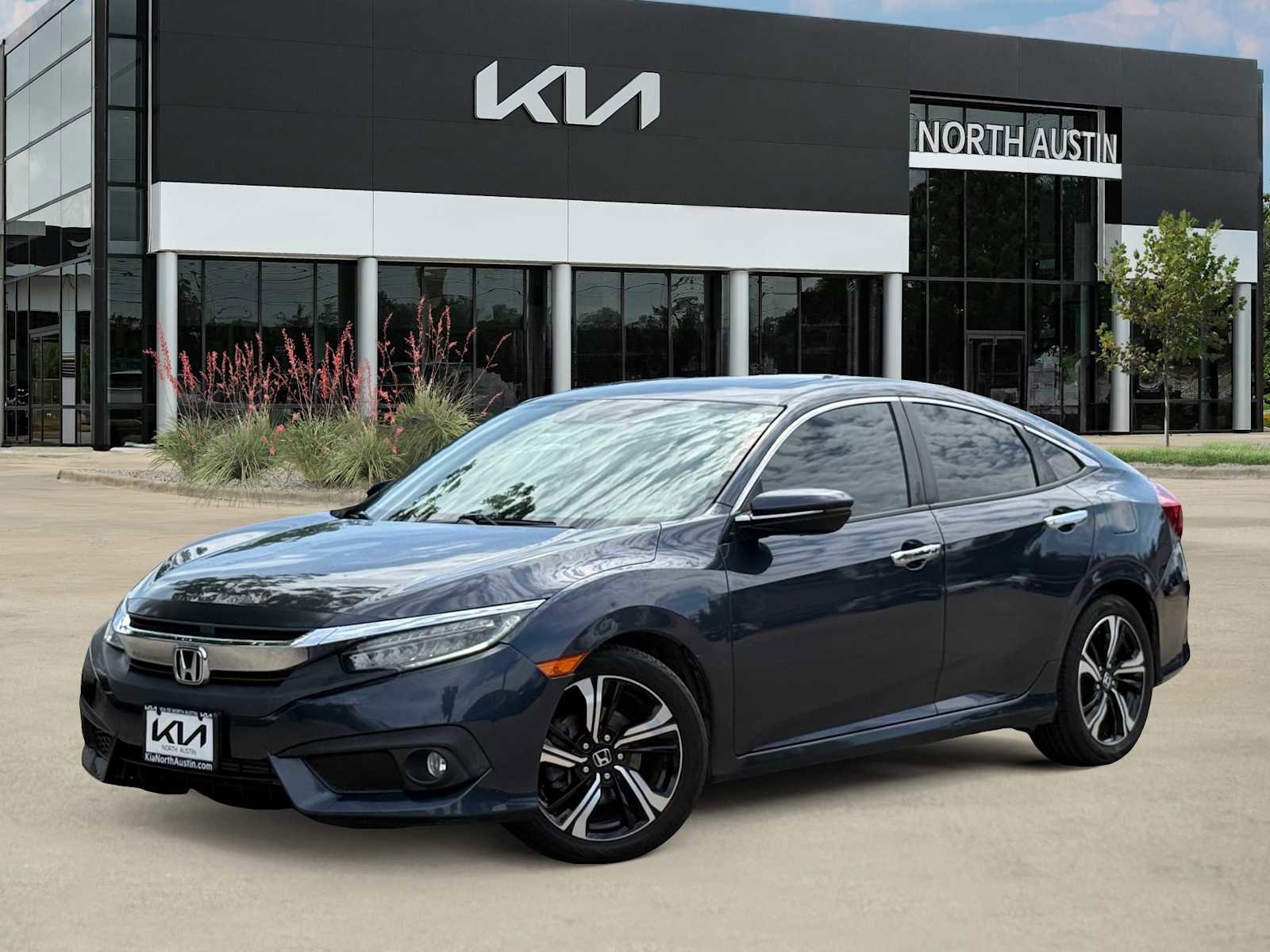 Used 2017 Honda Civic Touring image 1