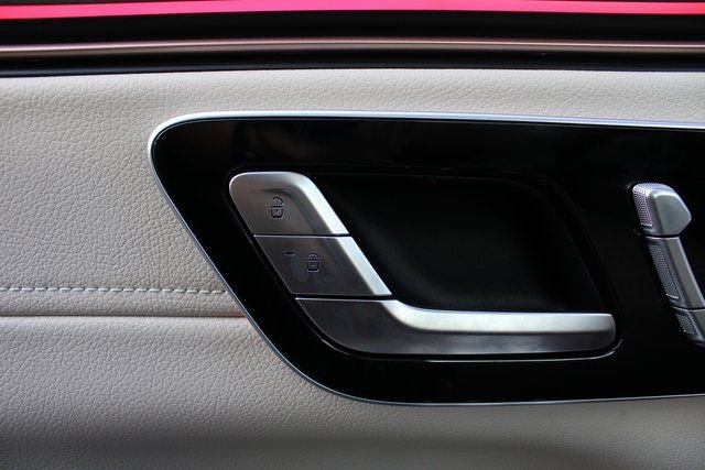 Used 2023 Mercedes-Benz EQS 580 4MATIC SUV image 16