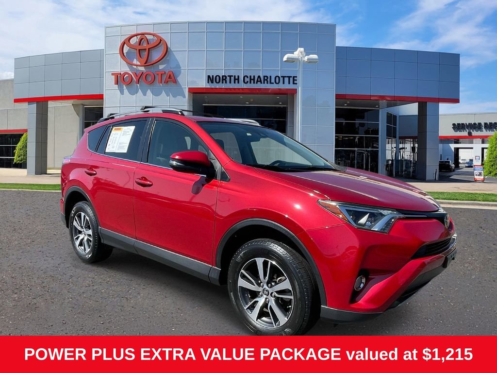Used 2017 Toyota RAV4 XLE AWD/4WD image 1
