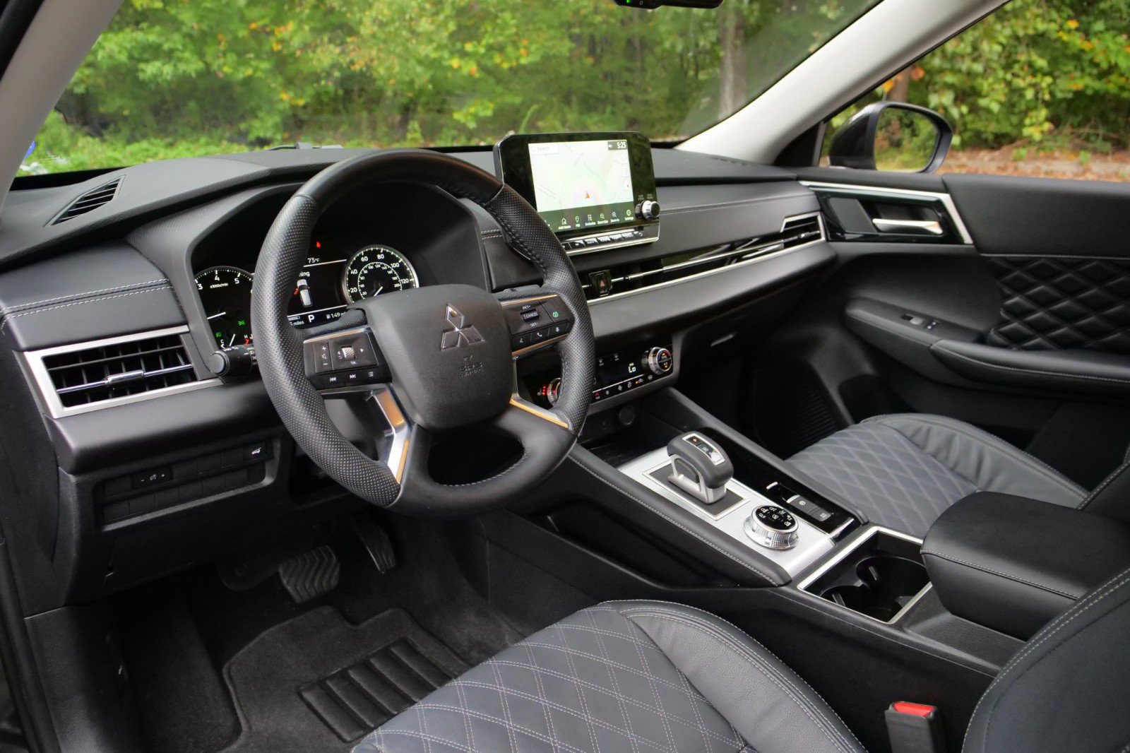 Used 2022 Mitsubishi Outlander SEL AWD/4WD image 2