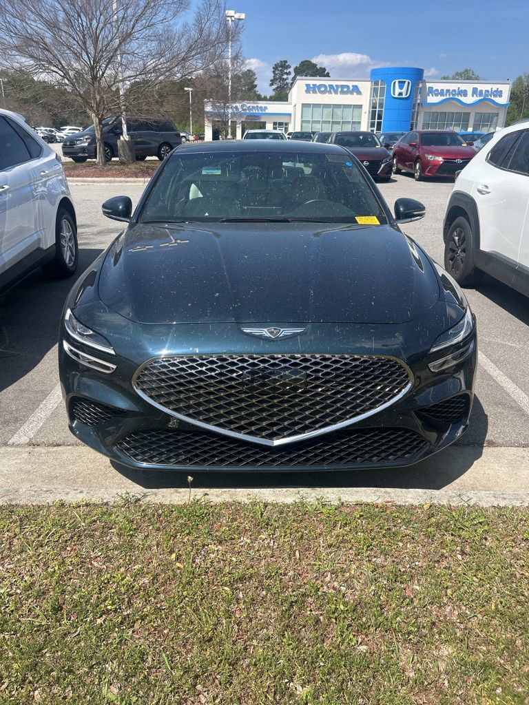 Used 2025 Genesis G70 2.5T image 8