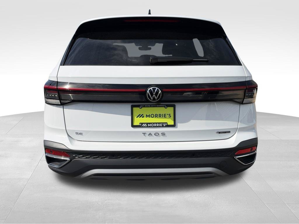 Used 2025 Volkswagen Taos SE AWD/4WD image 10