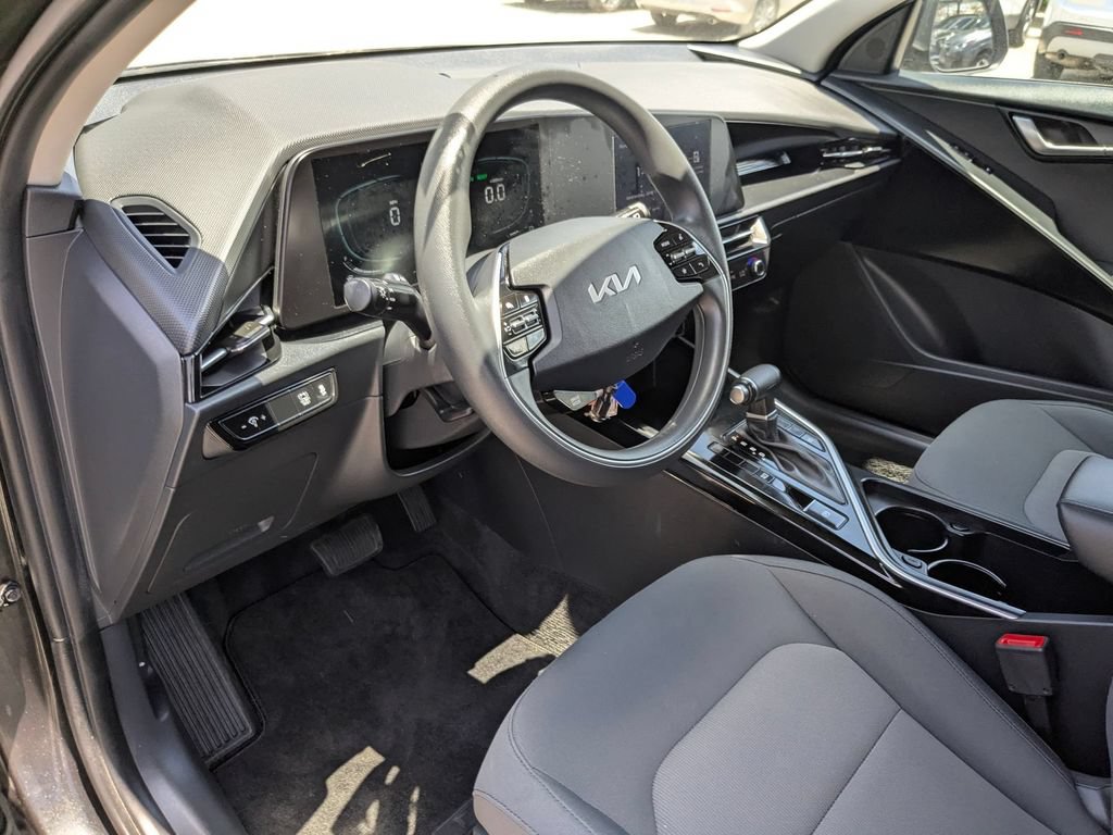 Used 2025 Kia Niro LX FWD image 13