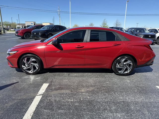 Used 2025 Hyundai Elantra Sport image 9