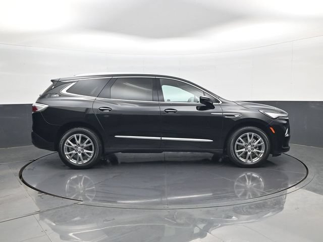 Used 2022 Buick Enclave Premium w/ Experience Buick Package FWD image 4