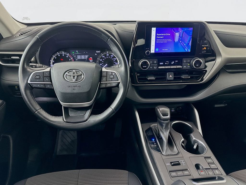 Used 2023 Toyota Highlander LE image 22