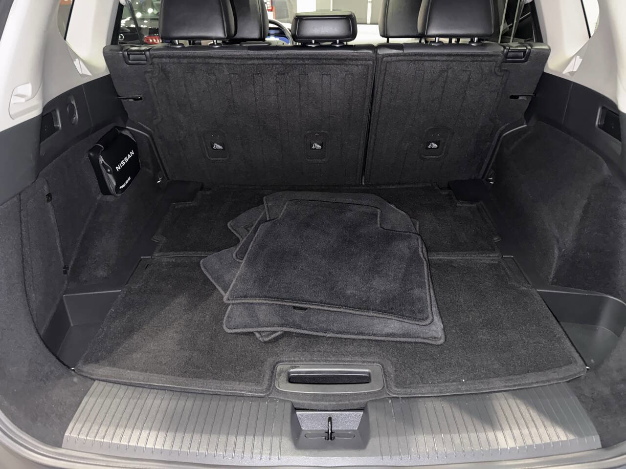 Used 2022 Nissan Rogue Platinum w/ Head-Up Display Package image 41