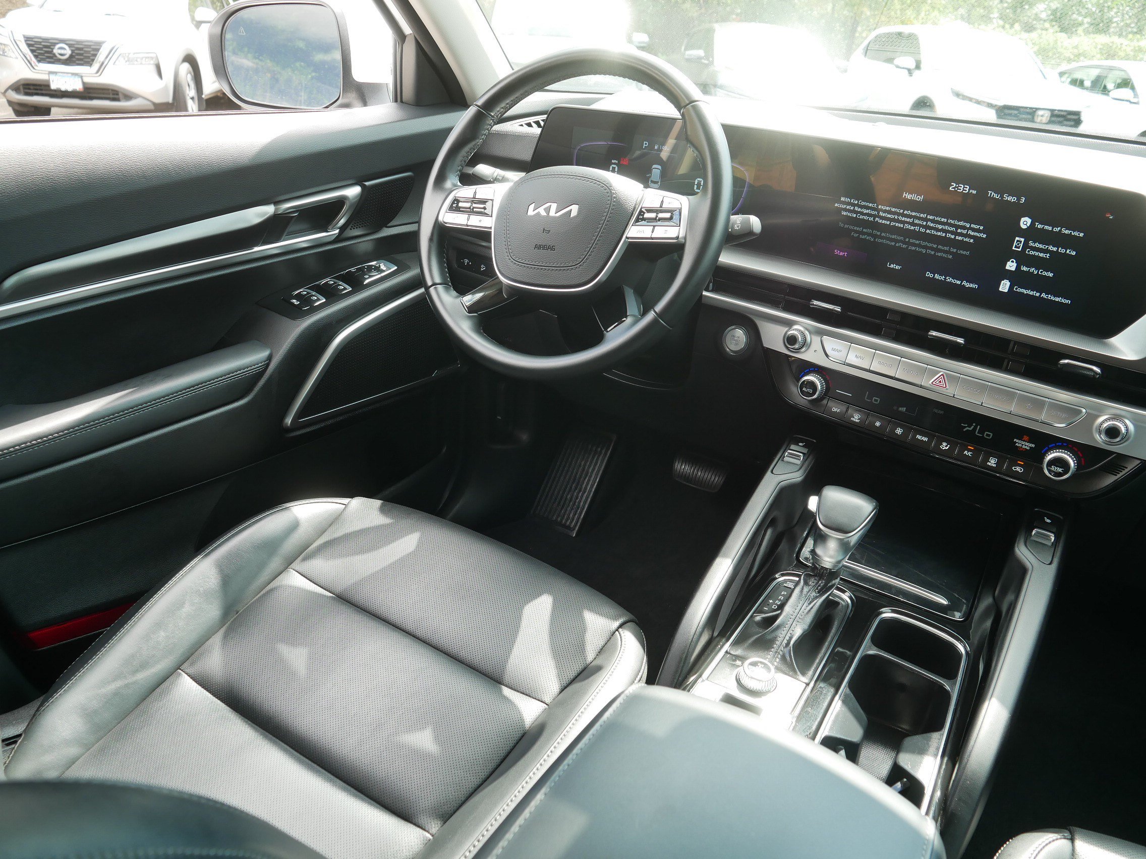 Certified 2024 Kia Telluride S w/ S Sunroof Package AWD/4WD image 9