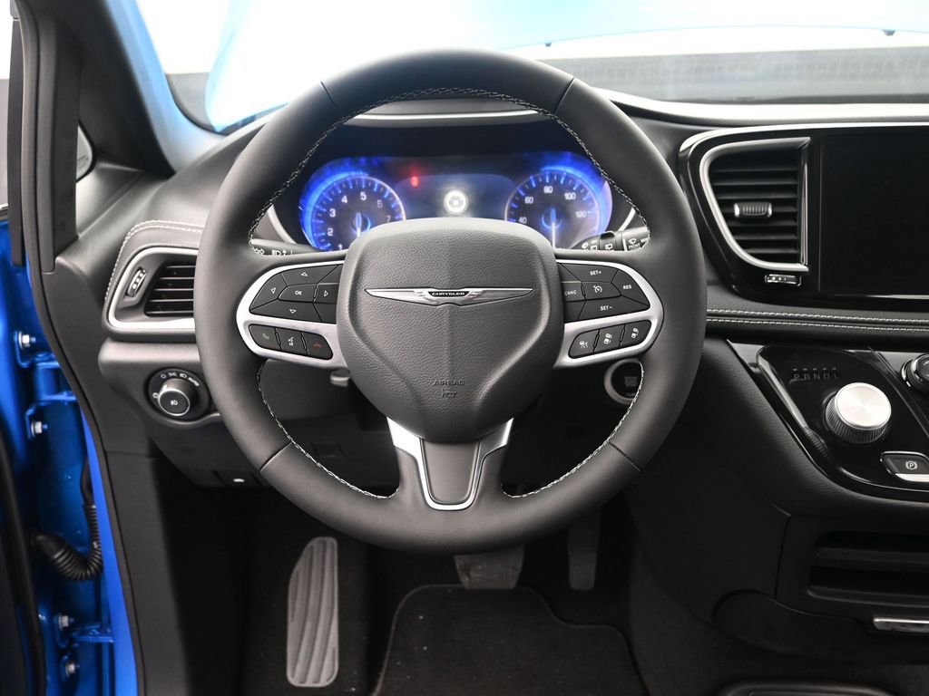New 2026 Chrysler Pacifica Select image 27