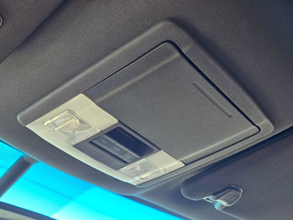 Used 2015 Ford Explorer Limited image 35