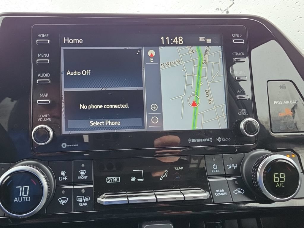 Used 2020 Toyota Highlander XLE AWD/4WD image 15