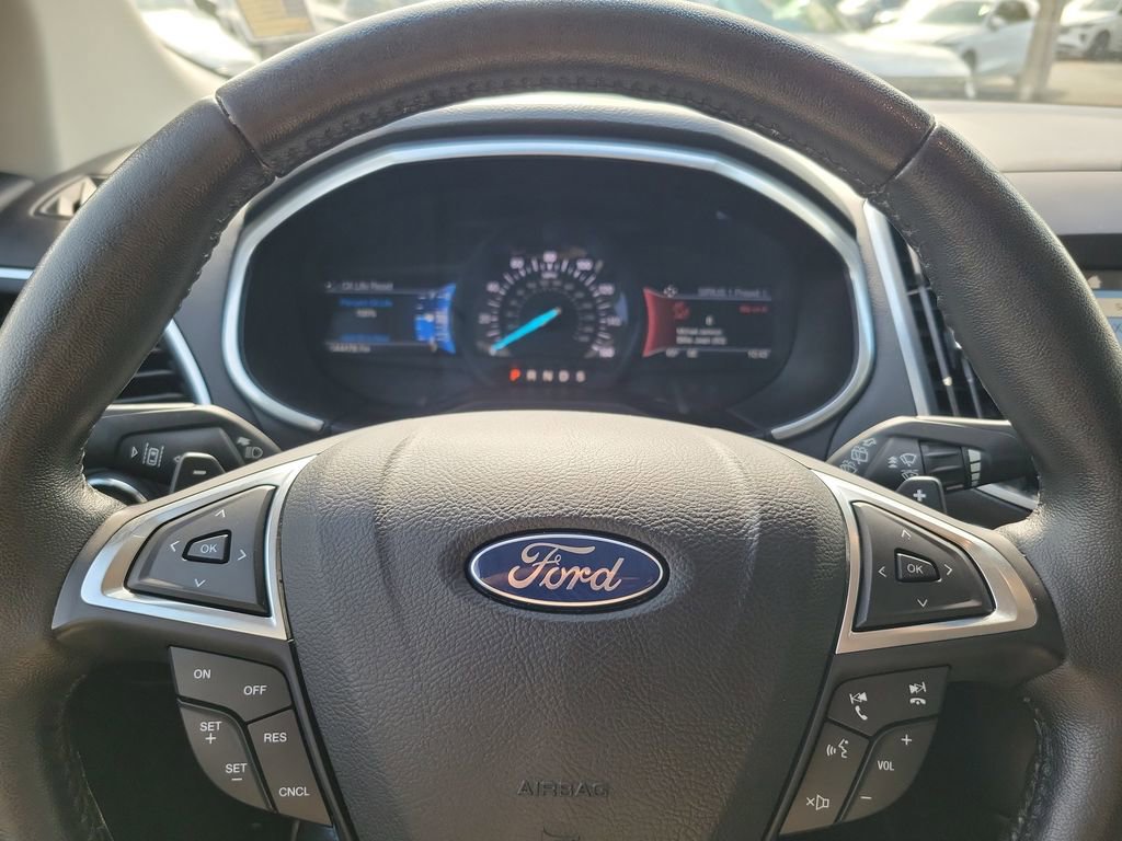 Used 2017 Ford Edge Titanium w/ Equipment Group 302A image 24