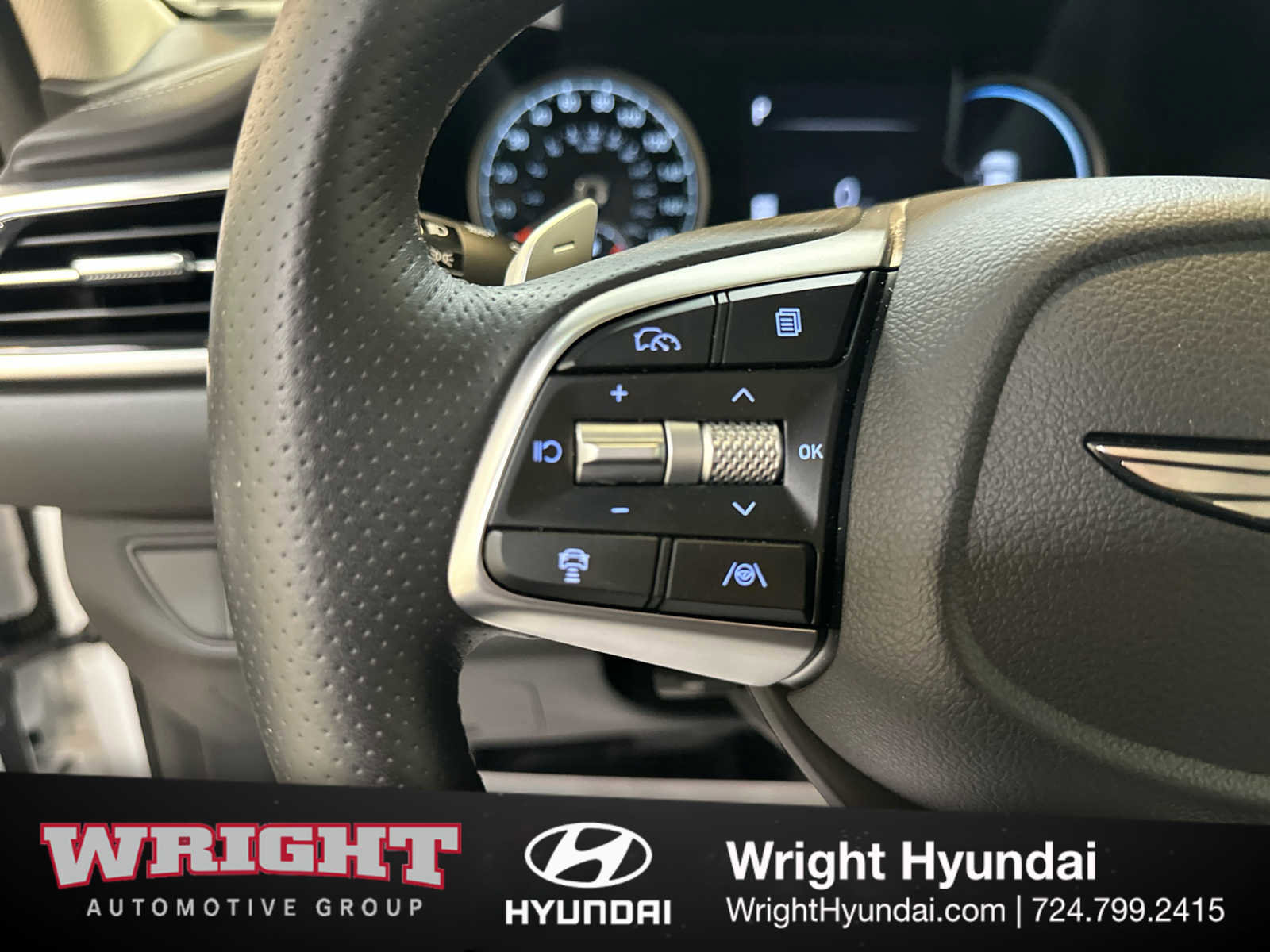 Certified 2025 Genesis G70 2.5T image 21