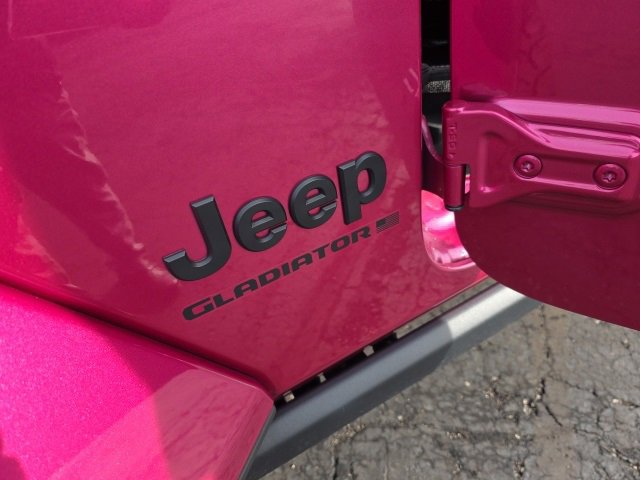 Used 2024 Jeep Gladiator Willys image 56