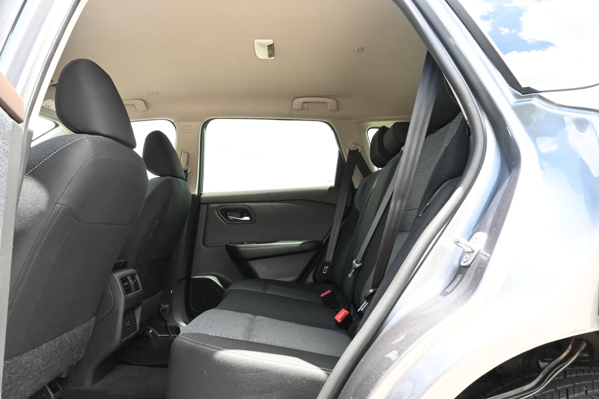 Used 2023 Nissan Rogue SV AWD/4WD image 20