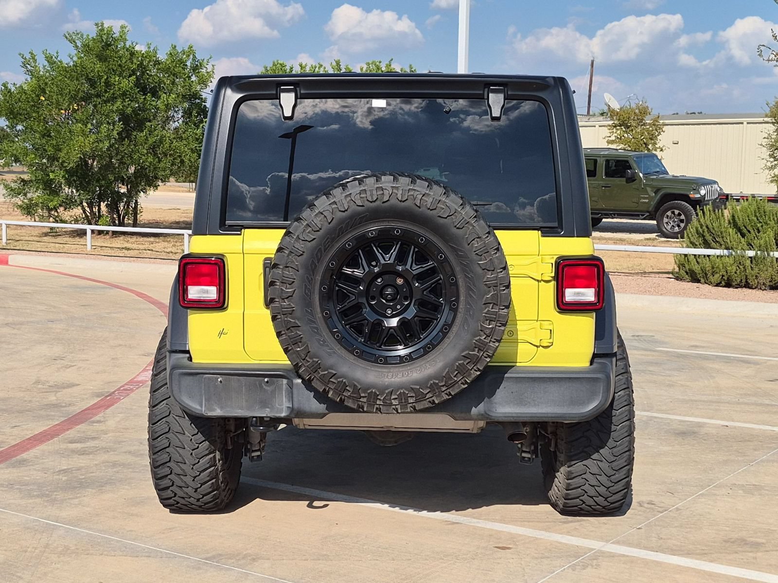 Used 2023 Jeep Wrangler Unlimited Sport AWD/4WD image 4