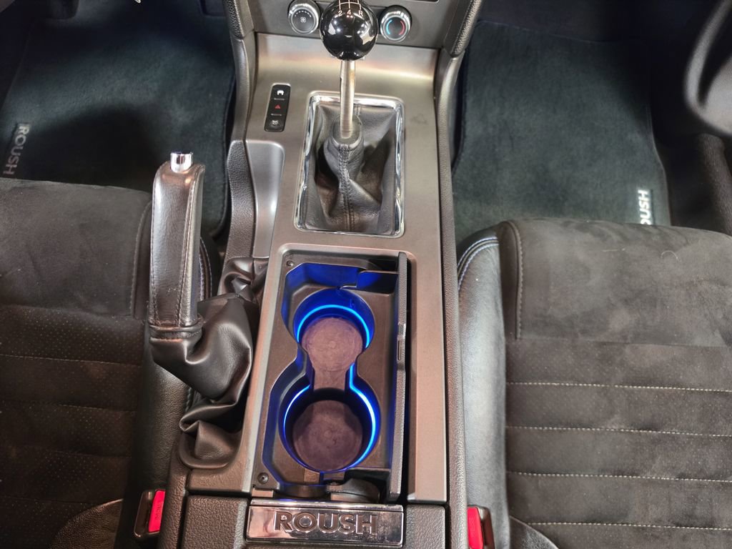 Used 2010 Ford Mustang GT Premium RWD image 21